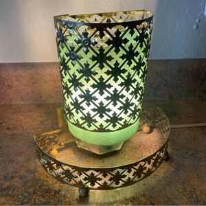 Vintage Mid Century Brass Tone Ornate Light Round Paper Table Lamp 50's 60's